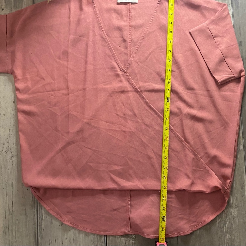 🍒5-$50 Zenana Short Sleeve Shirt
Split Neck Short Sleeve
Size Small - Picture 6 of 11